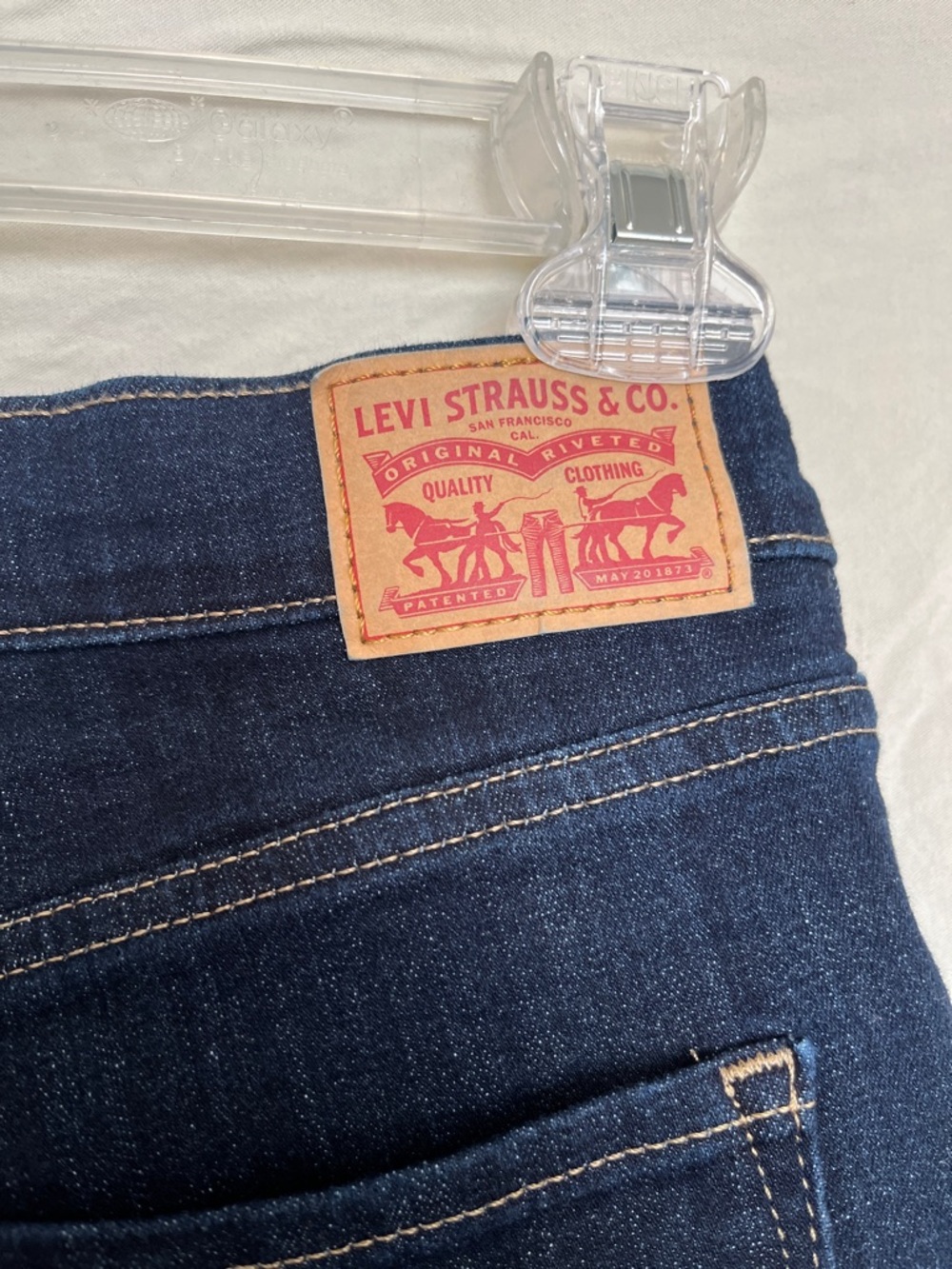 Levi’s Women Classic Bermuda Dark Blue Denim Shorts - Picture 4 of 6